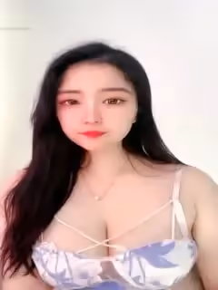 #龍龍_顏值高極品巨乳美女主播，撩下衣服搖動美乳揉捏給狼友看
