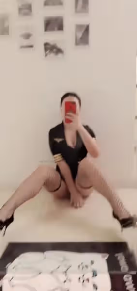 新婚少婦-過膝網襪自拍