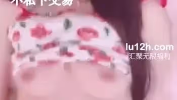 推特網紅不見星空（是不厭呀）私拍福利，粉嫩反差女神被玩弄