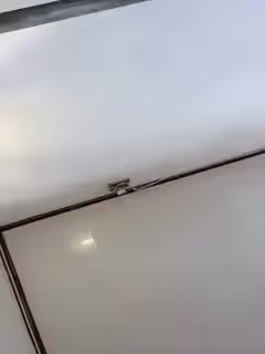 農家院裡的良家小少婦，全程露臉一個人在家就是發騷，互動撩騷聽指揮，在院裡開著大門揉奶摳逼浪叫呻吟刺激
