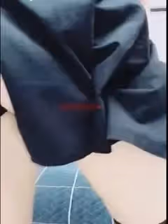 網紅美女主播劇情演繹下班忘帶鑰匙在對面鄰居家等媽媽回來時故意勾引鄰居啪啪!。