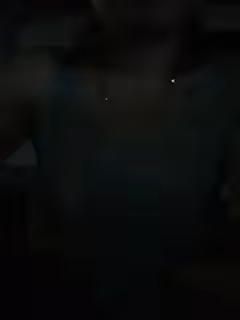 騷淑女玩點刺激的公共衛生間約炮小哥哥，很緊張硬不了直接給她口硬，空間有限撅著屁股後入插得很深，不要錯過。