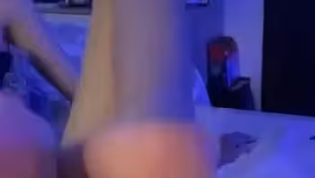 易直播女神膽膽足控短裙劇情福利，極品身材挑逗