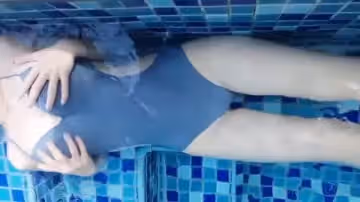 我是你可愛的小貓游泳池死庫水