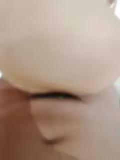 尖叫吧寶貝，全程露臉小騷逼在酒店被土豪小哥各種爆草，床上床下無套抽插，對著鏡頭後入爆草快被干懵逼了
