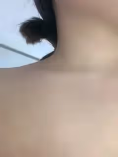顏值不錯的小寶貝全程露臉自己一個人躲在家裡激情嗨皮。