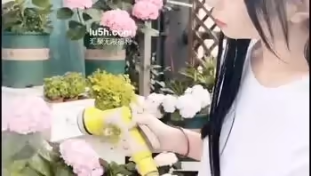 爆機少女喵小吉花絮福利放出，花園嬉戲的精靈
