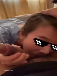 一隻小嚶嚶』啪啪內射性愛私拍流出小表妹的嫩逼夾的太緊了自拍