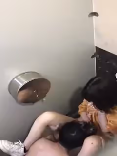 【極品稀缺❤️大開眼界】精彩公共場所啪啪被偷拍❤️最強刺激性愛甄選❤️網吧做愛_戶外車震_公廁跪舔後入被發現。
