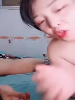 做你的婊子，騷媽亂倫小鮮肉兒子激情啪啪，淫聲盪語撩騷網友，深喉口交大雞巴玩弄，激情上位抽插浪叫不斷