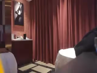 氣質小伙叫嫖竟然來了一位38E的大奶妹。