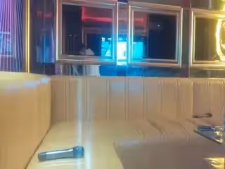 商K包間偷拍，燈紅酒綠，佳人紛至沓來，近景爆操00後騷妹，激情四射必看。