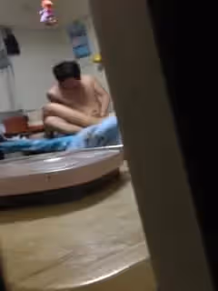 合租房偷窺對面的美女和男友做愛_太刺激了！