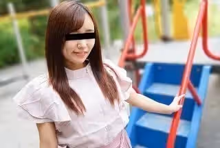 10musume 天然むすめ 050423_01 いきなり即ハメ！3P中出し2連発 平子まゆみ