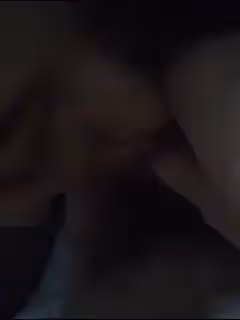眼鏡哥去剛離婚的女同事家裡讓她穿上情趣絲襪 各種姿勢啪啪啪 完美露臉