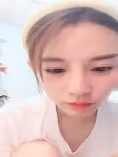 喵喵是個貓頂級短髮酒窩美女