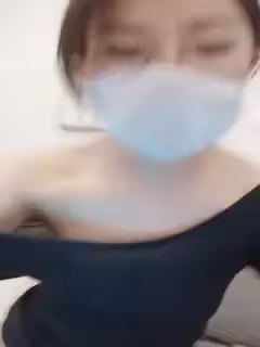 #身材很哇塞的小姐姐收費房裸舞誘惑