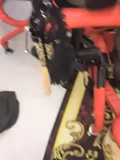 情侶主奴八爪椅上的開檔黑絲騷逼，讓小哥舔逼跟狗一樣，舔的濕濕的再草，高跟黑絲女王帶假雞巴內褲爆草抽插