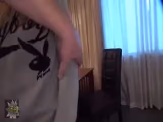 人生第2次的性生活也被大叔中出的kpop偶像那樣的美少女