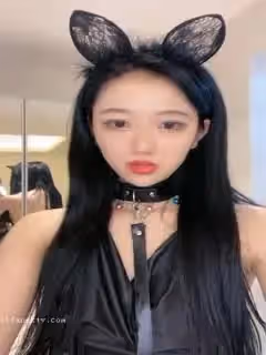 諾寶無敵❤️：我性癮啦，想要的時候震動棒沒電了我靠，只能換跳蛋，塞進里，震得高潮臉上神奇很是享受！