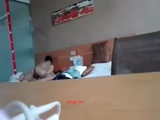 石頭剪刀布91新人四眼哥搞學妹系列輸了被撲倒啪啪微胖小妹聽呻吟應該很爽