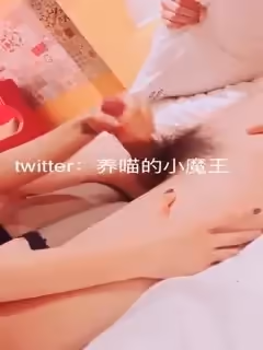 推特网红NTR绿帽骚妻母狗【养喵的小魔王】约炮露出私拍~极品身材白虎B吃喝玩乐约粉丝(45)