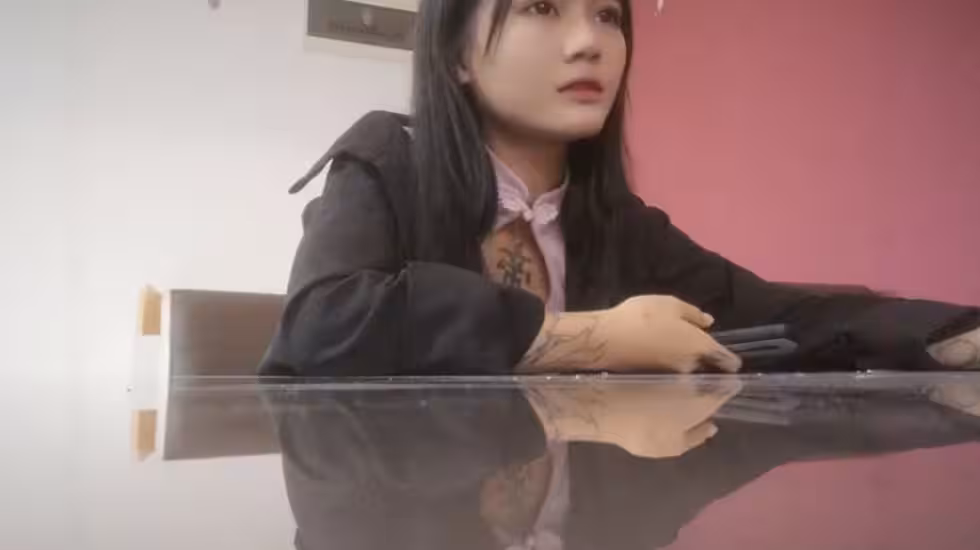 紋身社會小妹酒店內與精神小伙約炮 人小活挺好