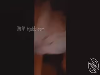 ✿真實亂倫✿極品單親媽媽女上位讓兒子深入抽插往上頂對~水多不多捏媽媽的奶頭~好舒服兒子要射告訴媽媽射嘴裡