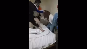 帶著一群閨蜜到酒店抓姦，把狐狸精痛打一頓