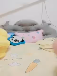 顏值不錯妹子和男友雙人啪啪 後入特寫上位騎乘大力猛操呻吟嬌喘非常誘人的!
