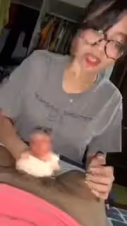 十個眼鏡九個騷，眼鏡反差女友在家幫我口交大雞巴