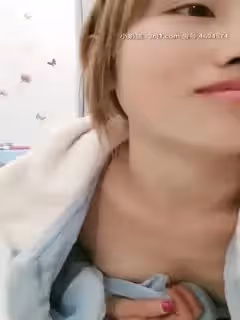 居家少婦深夜在屋裡偷偷的找刺激，揉捏騷奶玩弄騷逼跳彈摩擦高潮噴水浪蕩呻吟，模樣好騷啊精彩不要錯過
