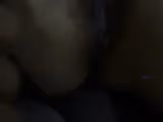 外表清純可愛眼鏡妹與熱戀中男友出租房愛愛穿上黑絲襪搞妹子嘴上說他有病還迎合著很乖國語對白1080P原版