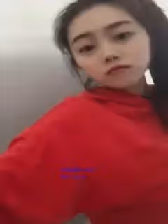 《瘋狂抖音》曾經火爆全網的私圈土豪高價定製~高顏值大二露臉美女【吳小姐】學校宿舍、衛生間道具瘋狂紫薇淫語挑逗(2)