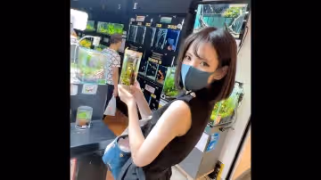 第1次攝影！和婦產科工作的壓倒性下流的美女護士休息日約會···皮膚白苗條的身體激烈地刺肉棒2次中出！！真沒想到會