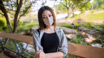 第1次攝影！！電影畫風！天生淫亂體質的Ecup巨乳專業學生！！關西口音的爽朗系女子一旦開始就驟變成抖M 2年級中出現！！