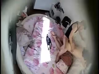 36E美乳大胸美女和聊了很久的網友酒店第1次偷情,有點害羞不配合被男的強行拉掉褲子干,美女累癱了又拉起來操!
