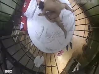 这是啥主题情趣酒店水滴摄像头TP一对年轻情侣在笼子里啪啪个人感觉很不吉利(1)