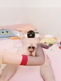 白皙韻味輕熟女露臉賣力深喉騷的不行，女上位清晰深入，掰腿側入