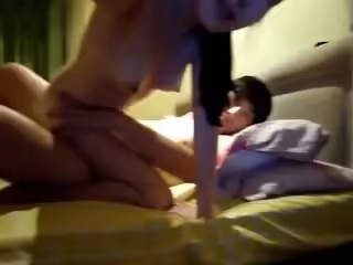 鄰家有女初長成 超清純漂亮小美女與男友激情做愛自拍流出 完美身材顏值NO.1 完美露臉 高清1080P原版無水印(1)
