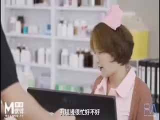 皇家華人之電車搭訕女神護士