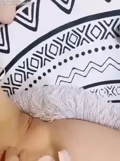 白嫩美女大學生COS女僕聽你指揮