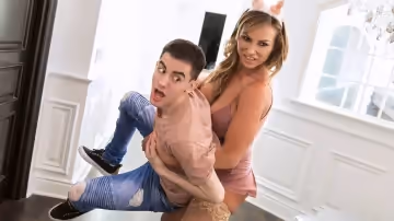 Milfs Grab Back