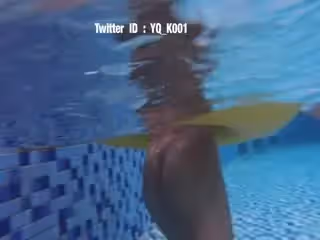 綠帽大神YQ-K- 和老婆一起歡樂水世界，讓她獨自一人自娛自樂，騷的沒邊了！