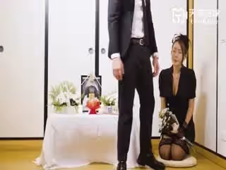 天美傳媒TM0138巨乳娃娃被繼父侵犯-娃娃