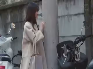 倒れたカレン先生を介抱して家に送ったら… 無防備巨乳と健気さに勃起が止まらず朝まで何度も中出ししてしまった性慾モンスターなボク。 楪カレン