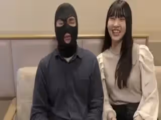 無碼 FC2PPV2825781 可愛漂亮妹妹玩警察制服誘惑 被多毛小哥無套內射粉粉白虎穴