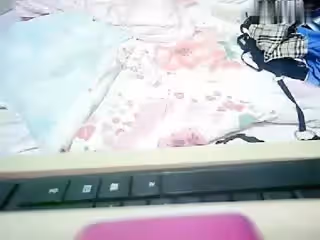 思雅雅自慰計算機打字響應粉絲的啊