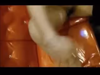 【對白搞笑的貸款潛規則極品騷女K包房爆操 黑絲網襪掰開腿暴力抽插720P高清完整版】