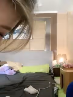 核彈！成都小嫩模！【你的KK】扭動極品小蠻腰！ (1)